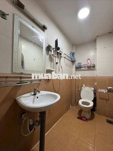 Cho thuê nhà hẻm xe hơi 4pn đường Luỹ Bán Bích, Quận Tân Phú