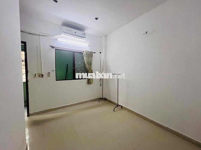 Cho Thuê Phòng Studio Máy Lạnh, Cửa Sổ Trời, Gần Nhà Ga T3