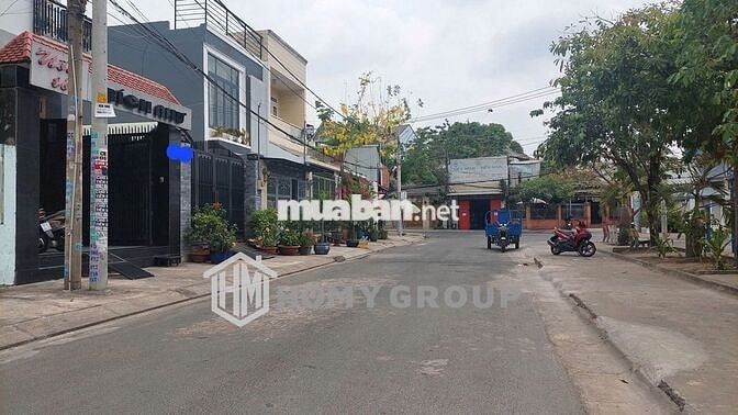 NHÀ NGUYÊN CĂN 4 PN - ĐỐI DIỆN CÔNG VIÊN LINH TRUNG - THỦ ĐỨC