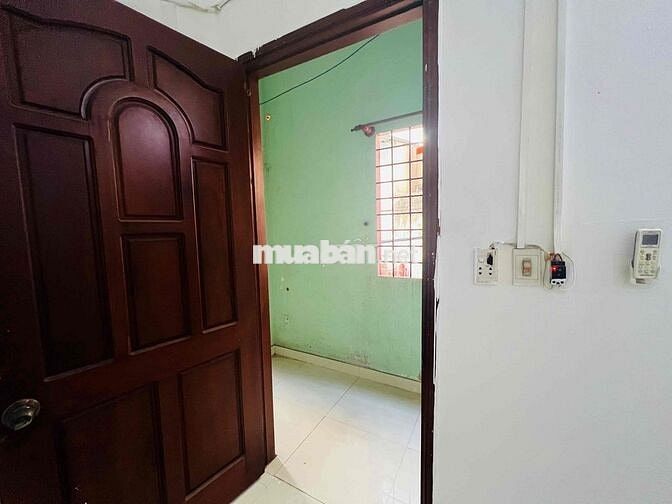 Cho Thuê Phòng Studio Máy Lạnh, Cửa Sổ Trời, Gần Nhà Ga T3