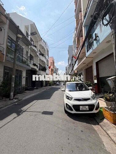 Nhà 3 phòng trục chính hẻm 30/4