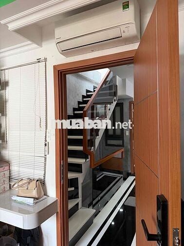 Bán Nhà Mặt tiền kinh doanh sầm uất,tiệm vàng xung quanh