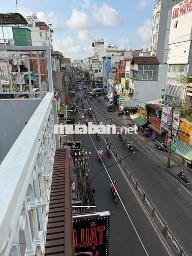 Bán Nhà Mặt tiền kinh doanh sầm uất,tiệm vàng xung quanh