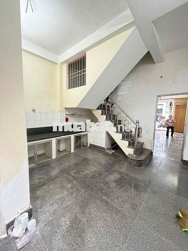 Nhà 3 phòng trục chính hẻm 30/4