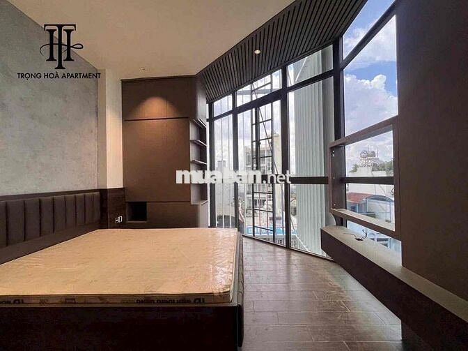Căn hộ 1 phòng ngủ full nội thất cửa sổ lớn đường Nguyễn Văn Cừ quận 5