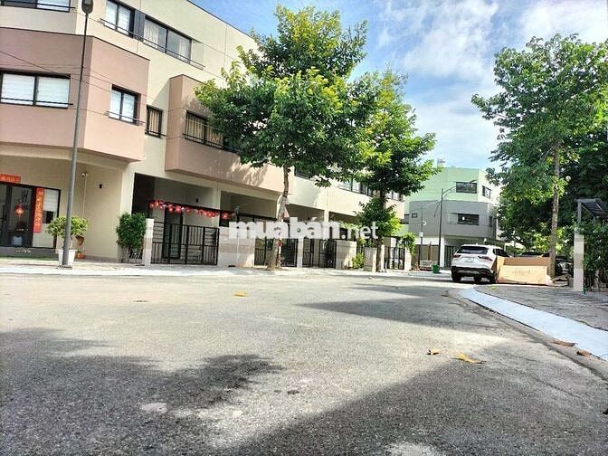 bán gấp nhà 2lầu mới tinh tại KDC đáng sống nhất nhì thuận giao