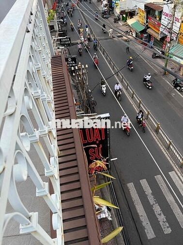 Bán Nhà Mặt tiền kinh doanh sầm uất,tiệm vàng xung quanh