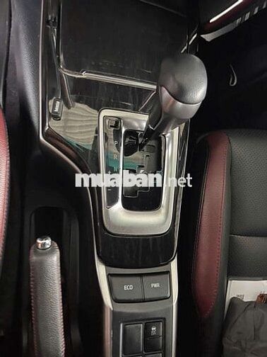 Fortuner Legender 2024, 35 ngàn km, sơn zin 95%
