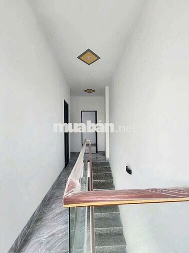 Nhà mới 4x10m 3 phòng ngủ gần trường cấp 2 Nguyễn Văn Bứa Hóc Môn