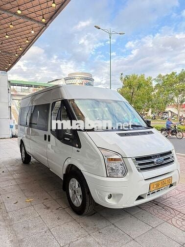 Ford Transit Luxury 2019 Trắng