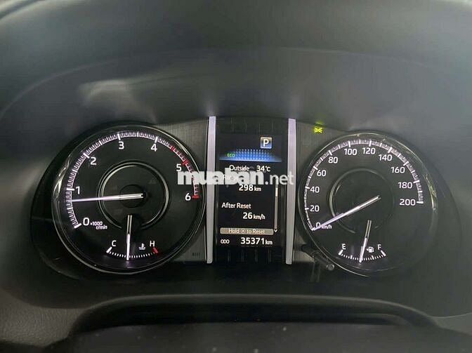 Fortuner Legender 2024, 35 ngàn km, sơn zin 95%