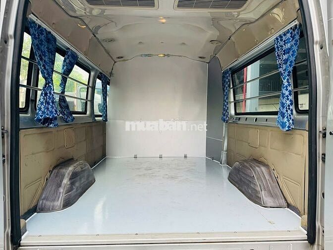 Ford Transit Van 2018 Bạc_3 chỗ chở hàng siêu rộng