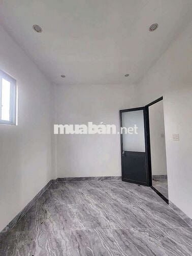 Nhà mới 4x10m 3 phòng ngủ gần trường cấp 2 Nguyễn Văn Bứa Hóc Môn