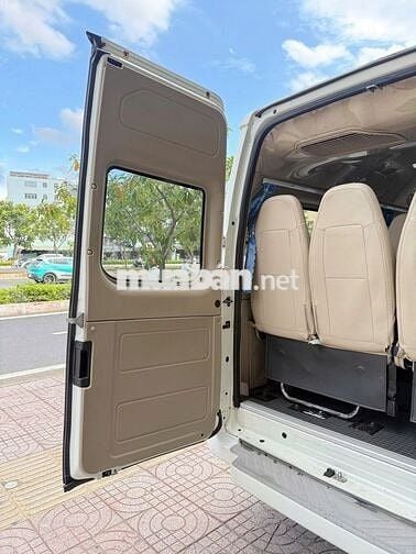 Ford Transit Luxury 2019 Trắng
