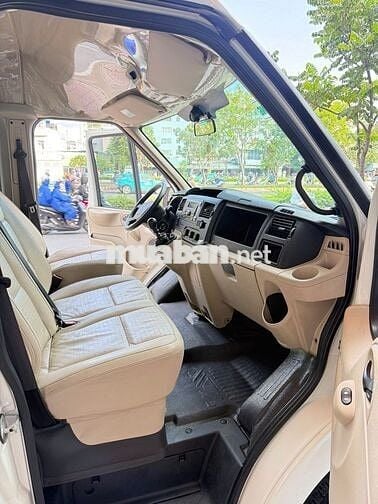 Ford Transit Luxury 2019 Trắng