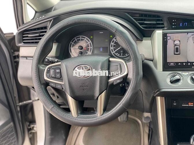 Toyota Innova 2.0E MT 2017 Bạc