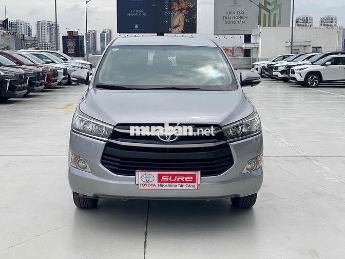 Toyota Innova 2.0E MT 2017 Bạc