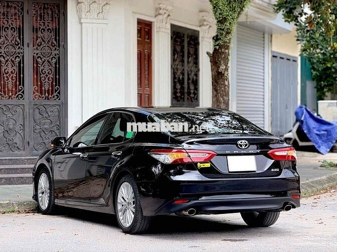 Toyota Hà Đông bán Camry 2.5Q 2021 Đen 36000 km