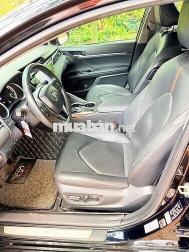 Toyota Hà Đông bán Camry 2.5Q 2021 Đen 36000 km
