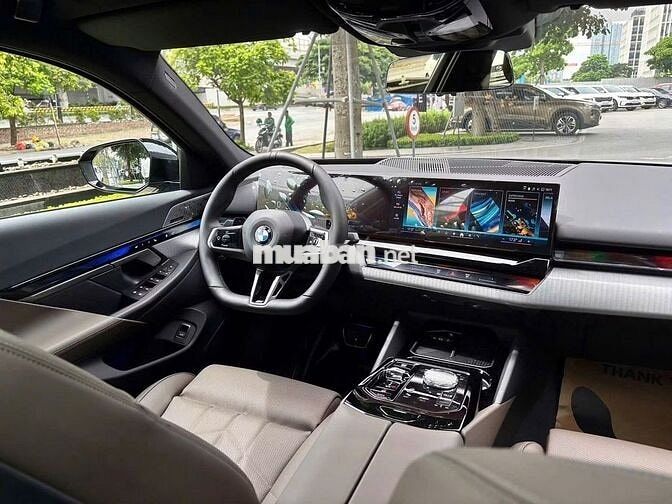 BMW 530i M Sport Đen Da Màn hình cong