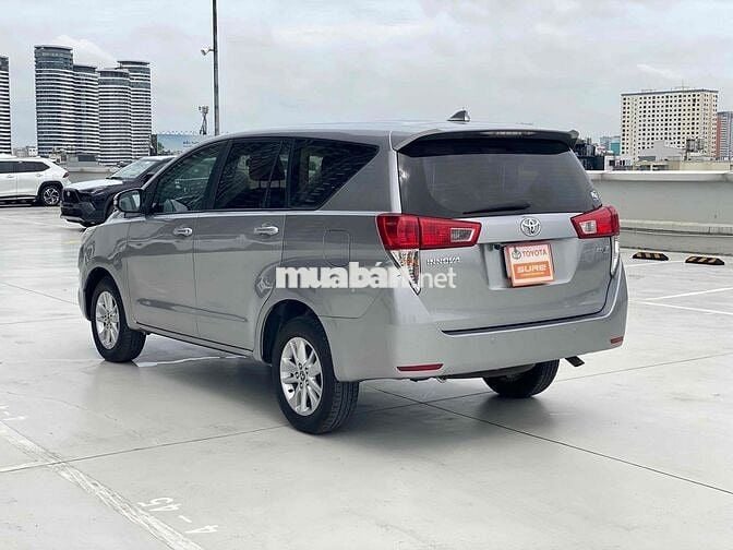 Toyota Innova 2.0E MT 2017 Bạc
