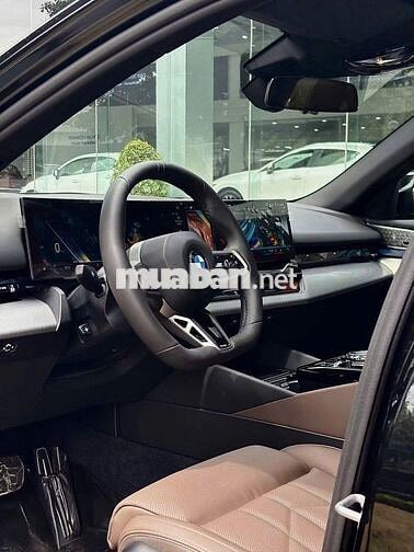 BMW 530i M Sport Đen Da Màn hình cong