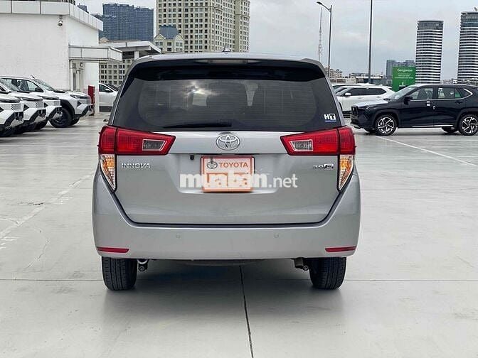 Toyota Innova 2.0E MT 2017 Bạc