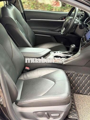 Toyota Hà Đông bán Camry 2.5Q 2021 Đen 36000 km
