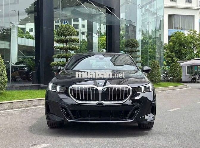 BMW 530i M Sport Đen Da Màn hình cong