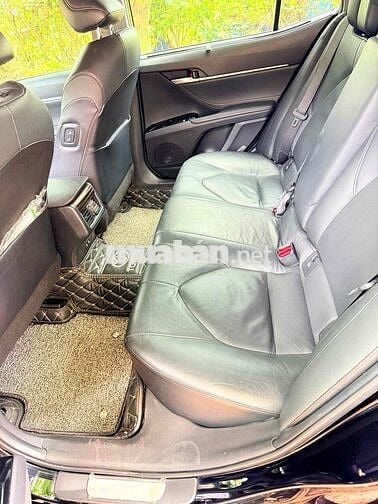 Toyota Hà Đông bán Camry 2.5Q 2021 Đen 36000 km