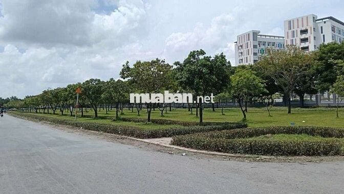 Đất 4000m , 2000 thổ cư , ngay bệnh viện Nhi Đồng 3 