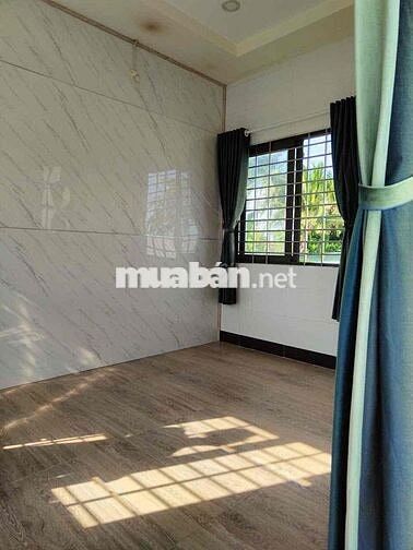 bán nhà gần hồ nước ngọt, gần chợ bông sen.