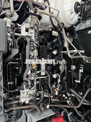 Toyota Innova Cross V 2024 Trắng Nhập khẩu