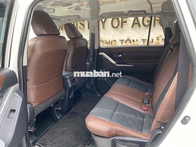 Toyota Innova Cross V 2024 Trắng Nhập khẩu