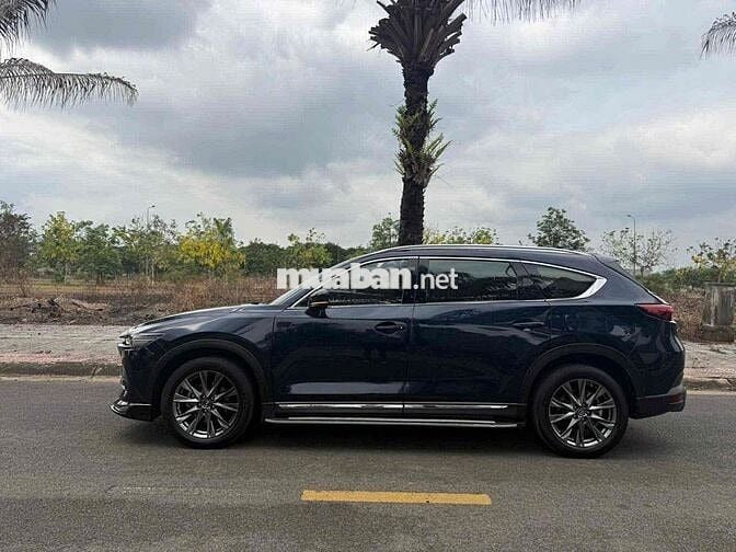 Mazda CX8 Luxury 2022 Đen  ( xe bao đẹp và mới )