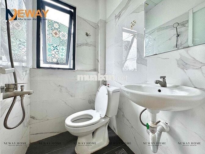 PHÒNG CÓ GÁC BAN CÔNG NGAY CÔNG VIÊN NƯỚC ĐẦM SEN,SẴN MÁY LẠNH,FREE XE