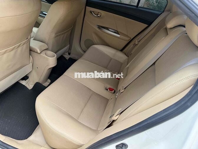 Toyota Vios 2017G Trắng 100000 km