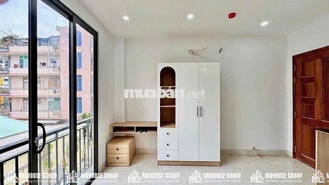 Khai trương căn hộ ban công thang máy ngay Hutech Ung Văn Khiêm