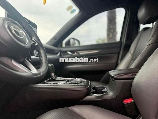 Mazda CX8 Luxury 2022 Đen  ( xe bao đẹp và mới )