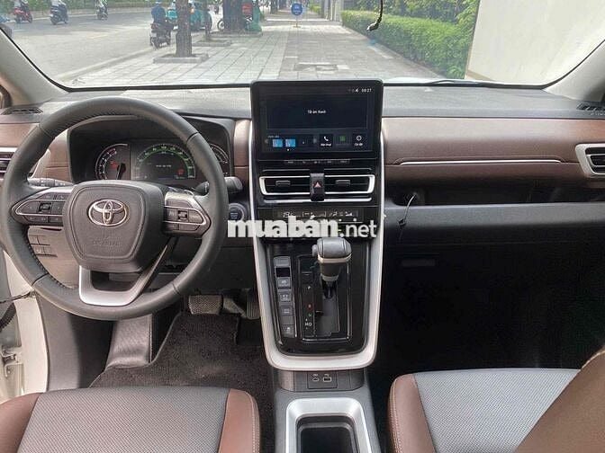 Toyota Innova Cross V 2024 Trắng Nhập khẩu