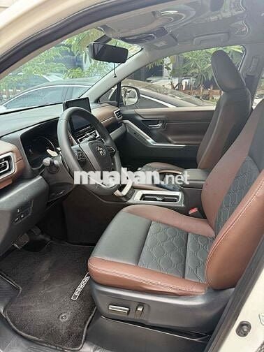 Toyota Innova Cross V 2024 Trắng Nhập khẩu