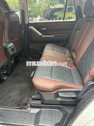 Toyota Innova Cross V 2024 Trắng Nhập khẩu