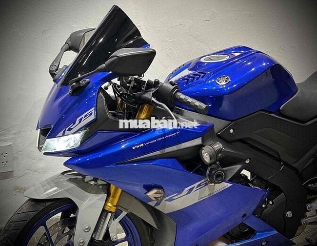 YAMAHA R15V3 2021