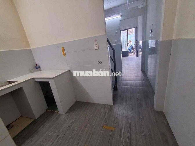 Cho thuê nhà nguyên căn đường mã lò điện nước riêng nhà nước