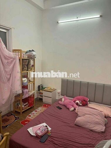 STUDIO SIUU XINH NGAY PHAN TAY HỒ