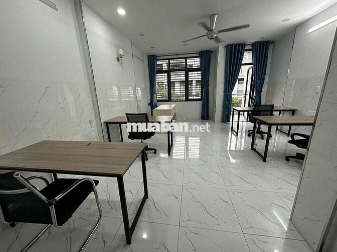 Cho thuê văn phòng KĐT Vạn Phúc sẵn nội thất 8 triệu/tháng