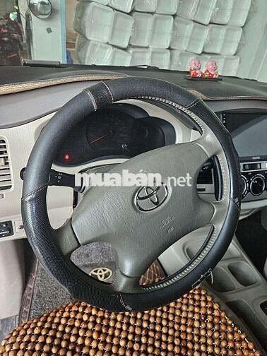 Toyota Innova V Số tự động Bạc 114.126 km