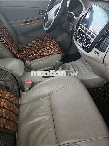 Toyota Innova V Số tự động Bạc 114.126 km