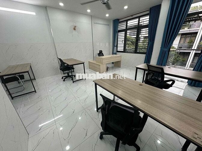 Cho thuê văn phòng KĐT Vạn Phúc sẵn nội thất 8 triệu/tháng