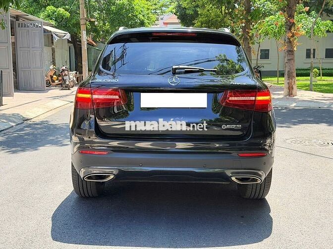 Bán Mercedes GLC250 4MATIC 2018 Đen nội thất Kem